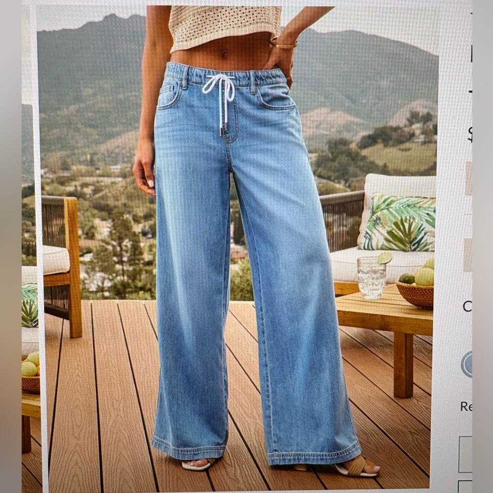 Vici- Remieh Stretch Drawstring wide-leg jeans in a light blue shade. Size 26